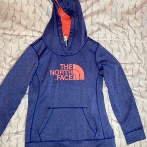 today i’m selling a hoodie ( the north face )